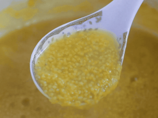 夏日没胃口？一碗米脂小米粥，瞬间开胃又养颜！