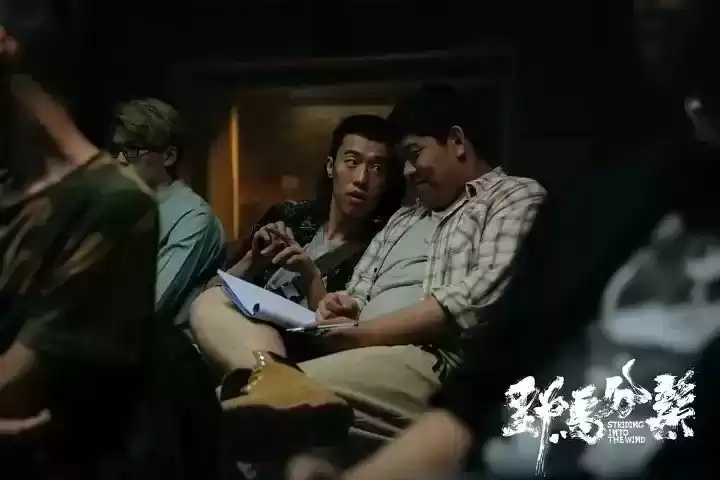 从广告男孩到影坛野马：周游的逆袭传奇