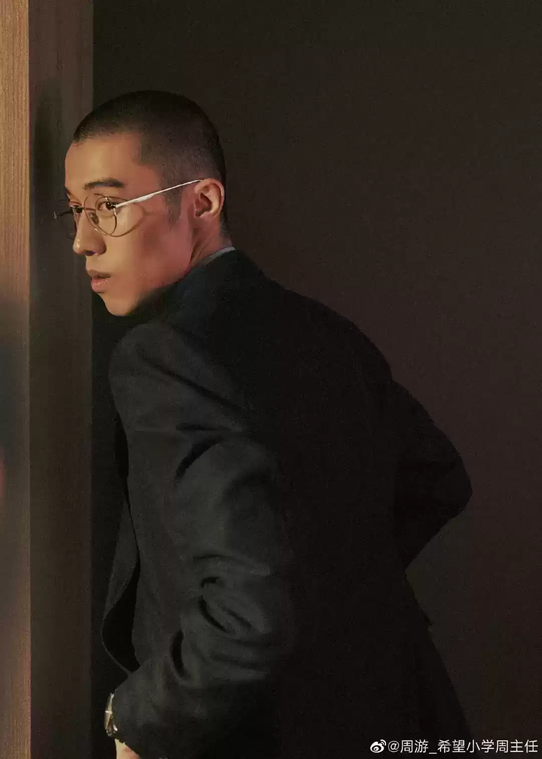 从广告男孩到影坛野马：周游的逆袭传奇