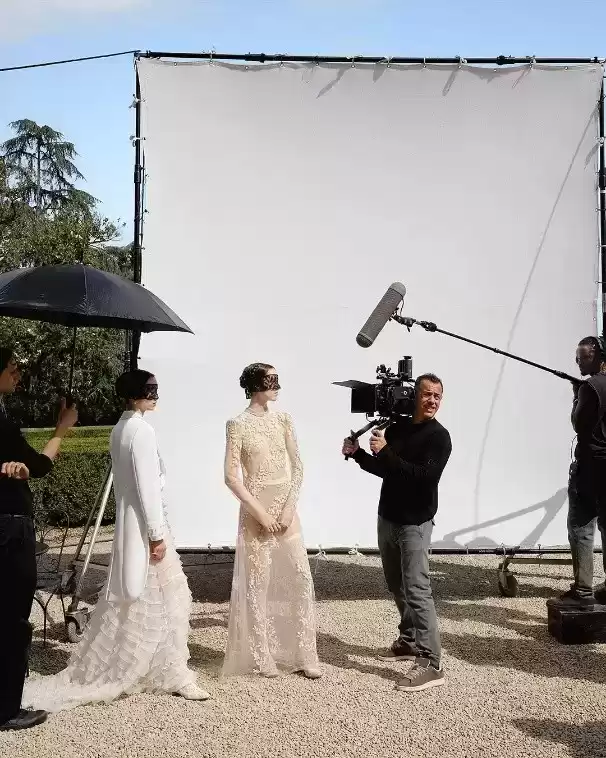 迪奥2026早春大片：精裁艺术与时尚语言的华丽交响！