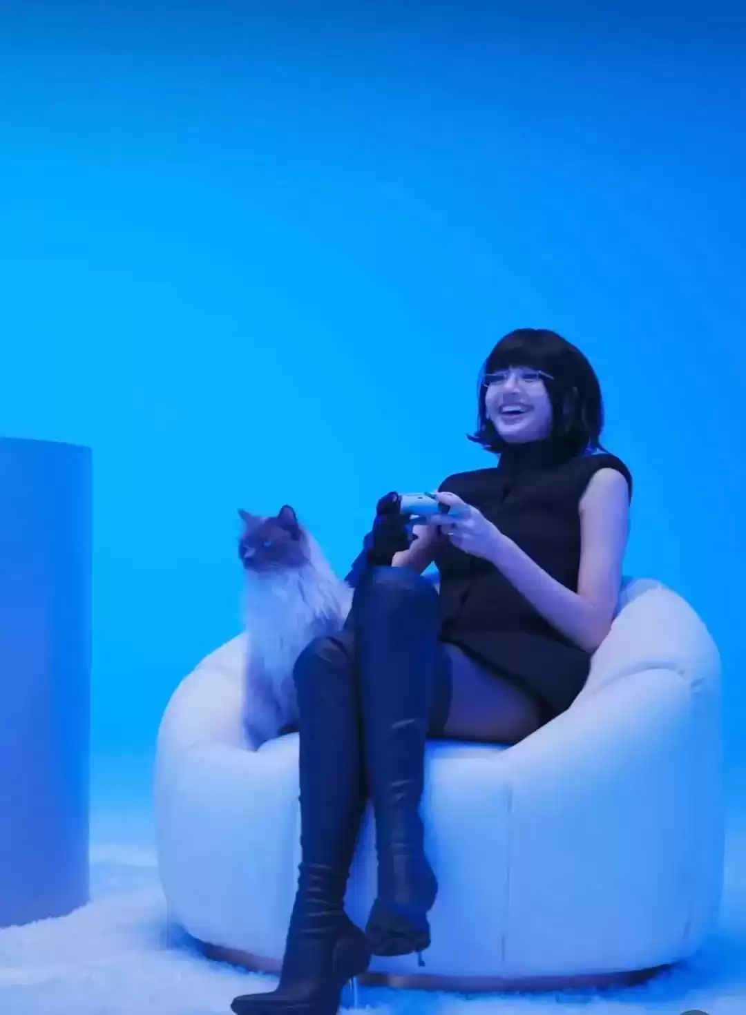 K-POP跨界ACG风暴：LISA代言PS引爆全球，猎魔女团猎魔闯美！