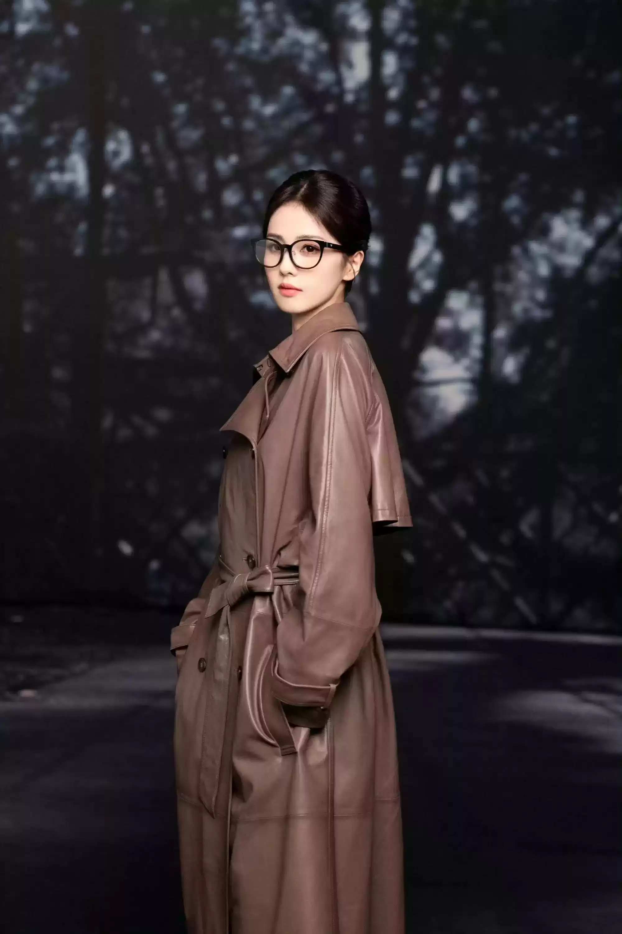 白鹿阿玛尼大片震撼解析：高级感炸裂，少女蜕变惊艳全场！