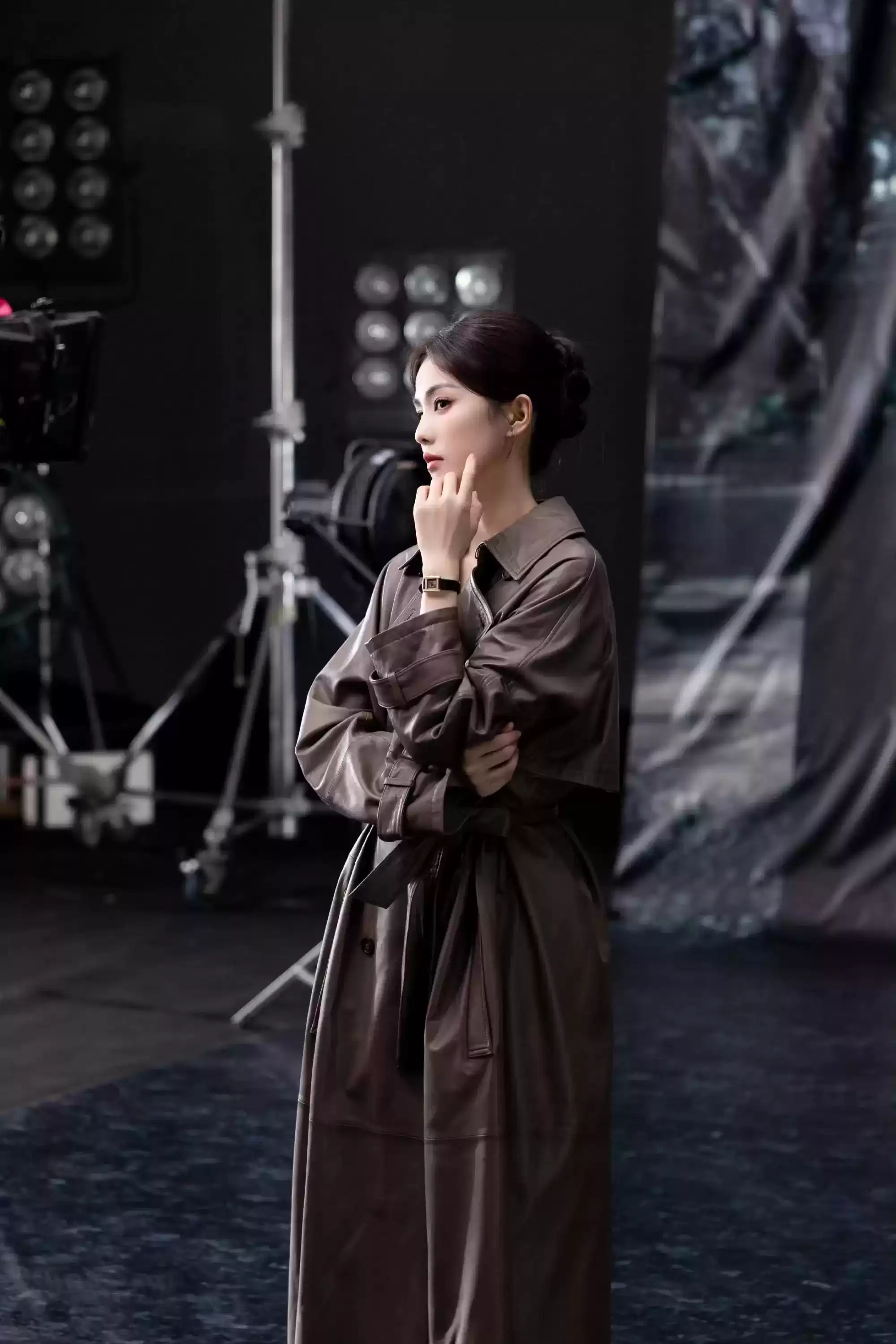 白鹿阿玛尼大片震撼解析：高级感炸裂，少女蜕变惊艳全场！